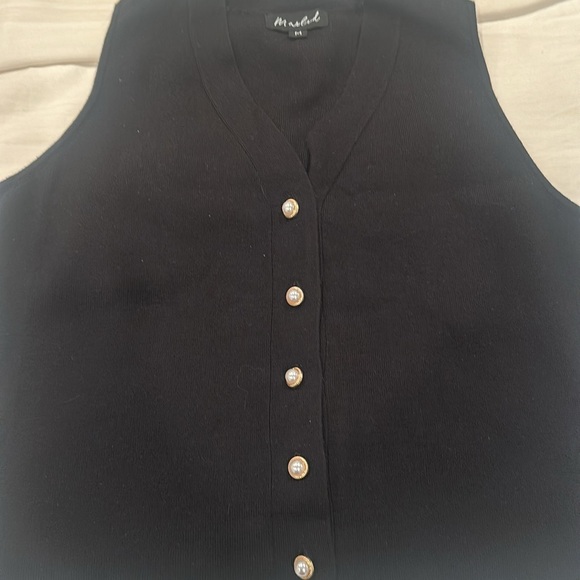 Vest - Picture 2 of 4